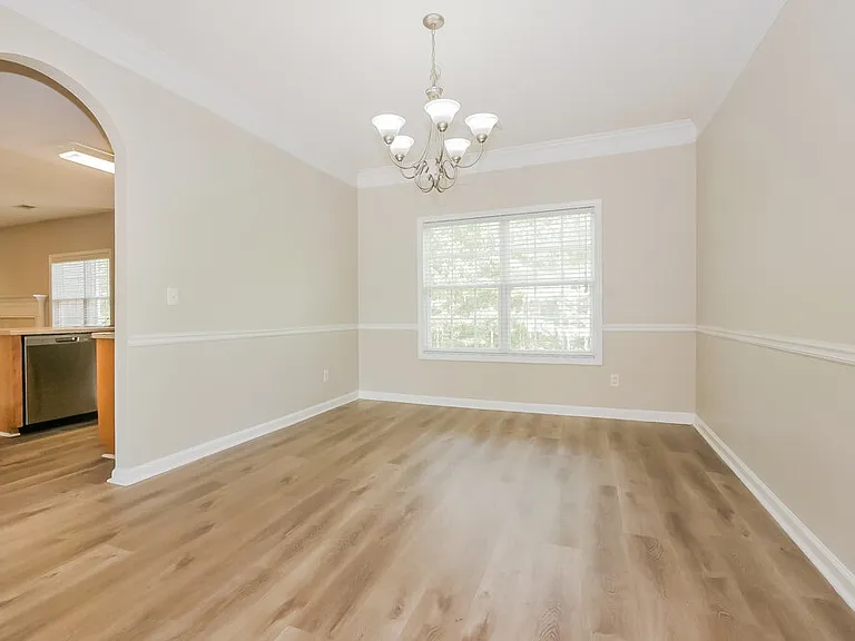 440 The Gables Dr — Photo 8