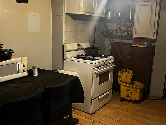 4th image of 17407 E 7000th St S
