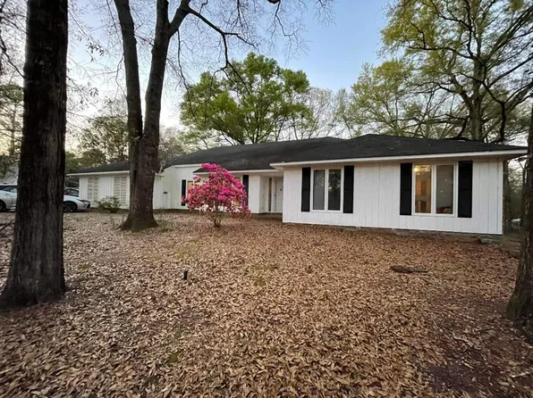 135 Robin Hill Dr, Americus, GA 31719