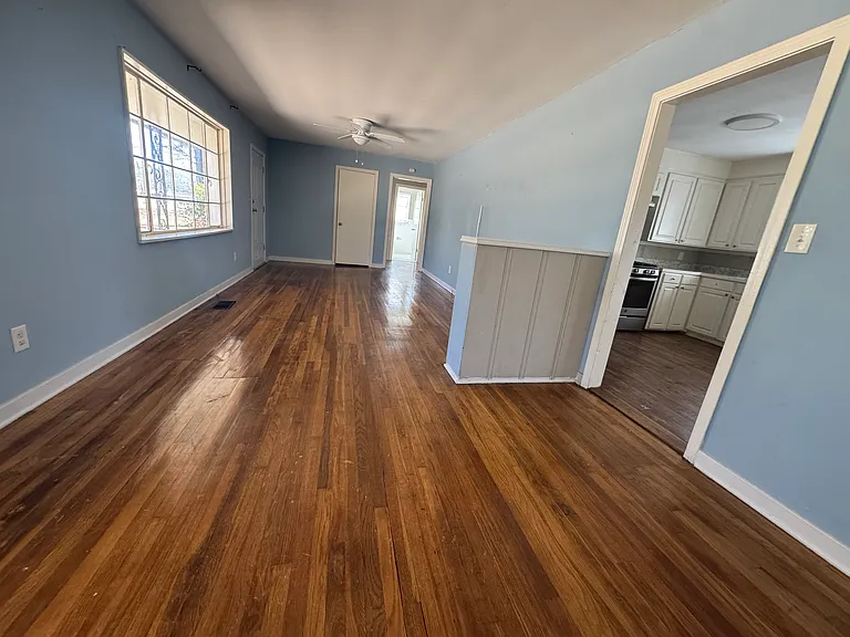 105 Lakeview Dr — Photo 17