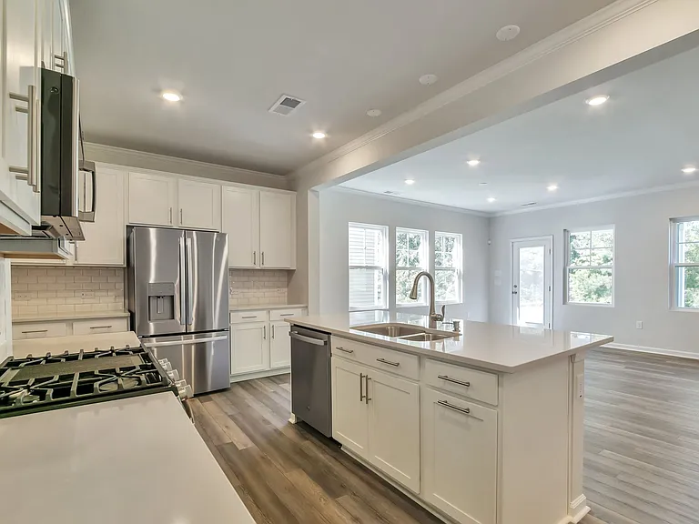 5714 Woodlawn Dr — Photo 8