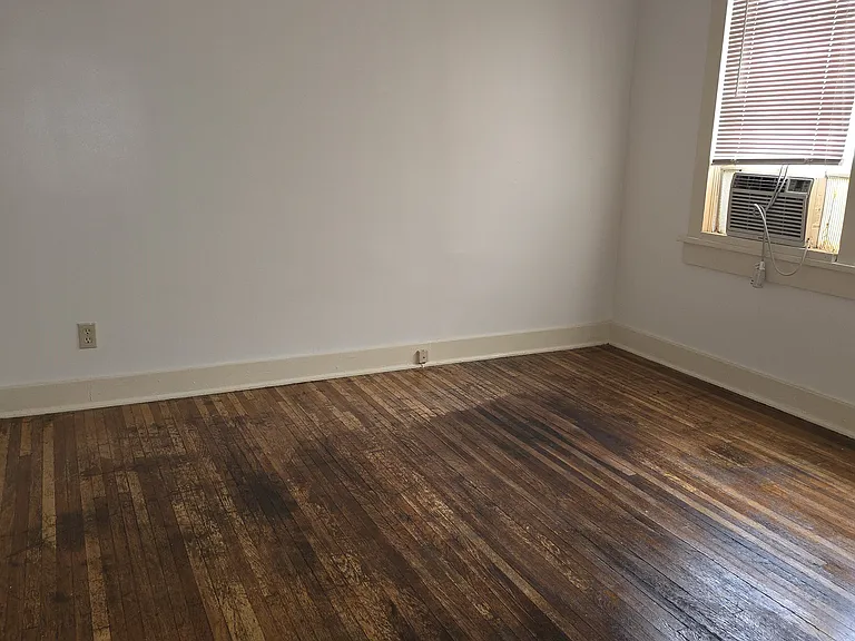616 E Harrison St — Photo 23