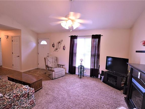4th image of 10320 N Park Dr