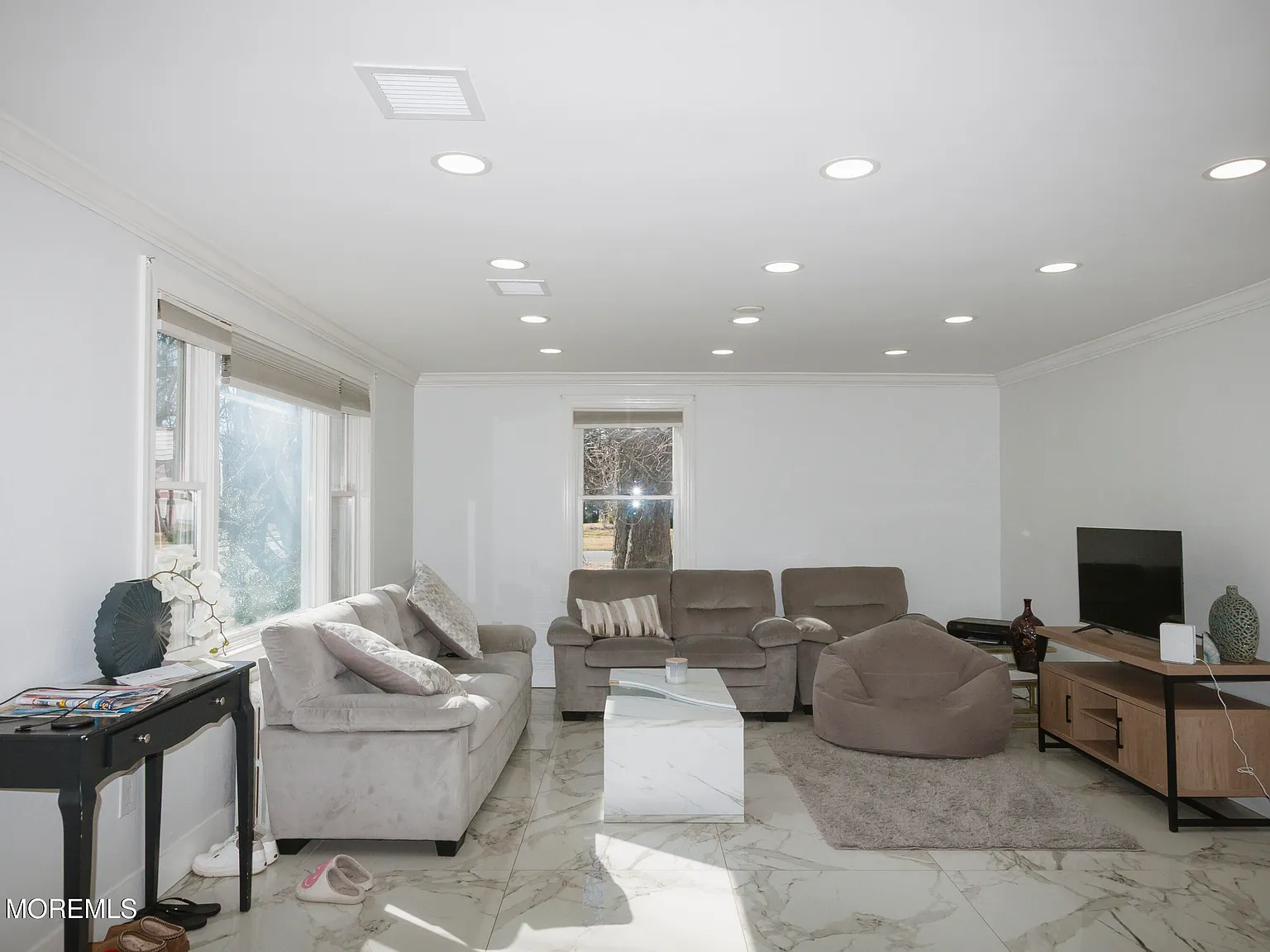 4 bed, 2.5 bath, $2,300 — Photo 4