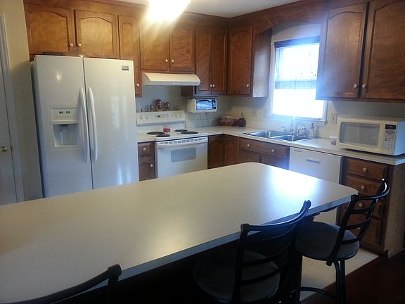 2nd image of 2131 Wynbourne Dr