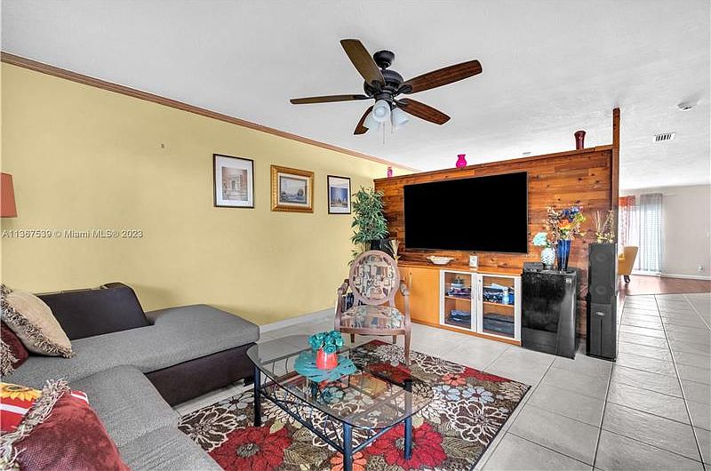 1st image of 4361 Coral Springs Dr #1B