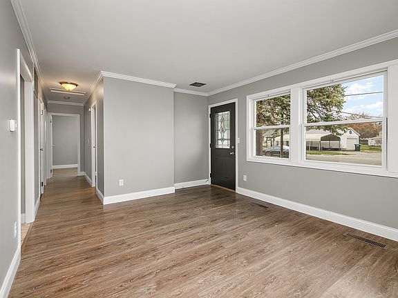 4th image of 330 W South St