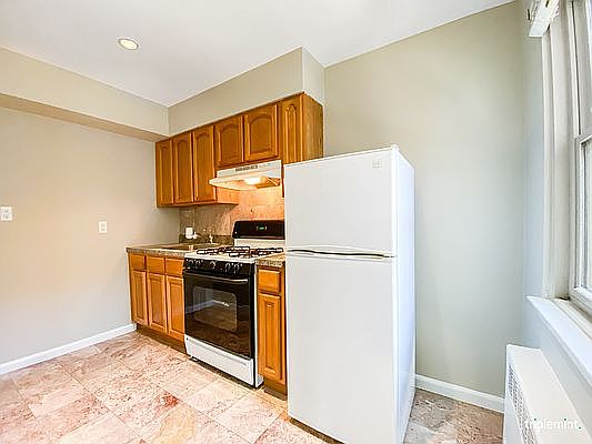 2nd image of 21-38 33rd St #2F
