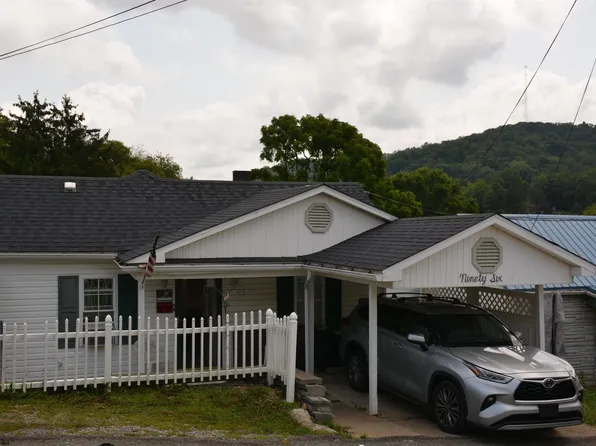 96 Layfield Ln, Clarksburg, WV 26301