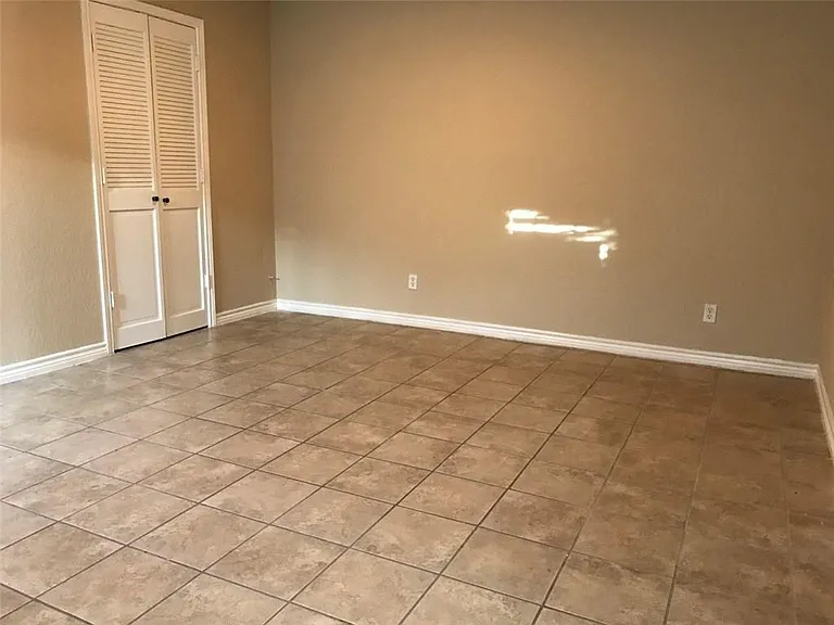 2806 Ridgecrest Dr — Photo 5