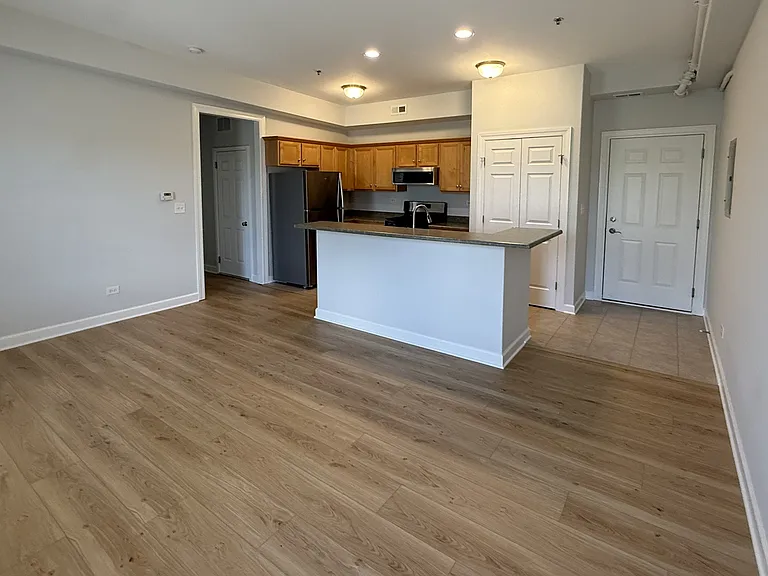 206 W Main St #3B — Photo 1