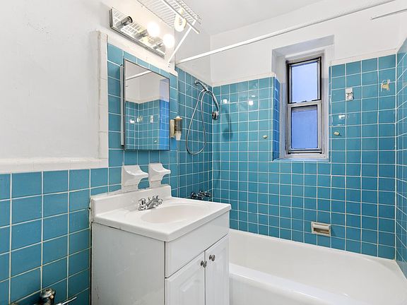 5th image of 601 E 19th St APT 4K