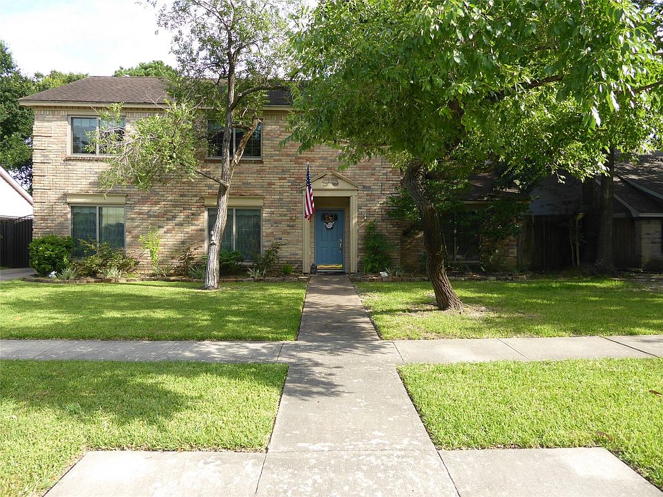 1st image of 16301 Lakeview Dr