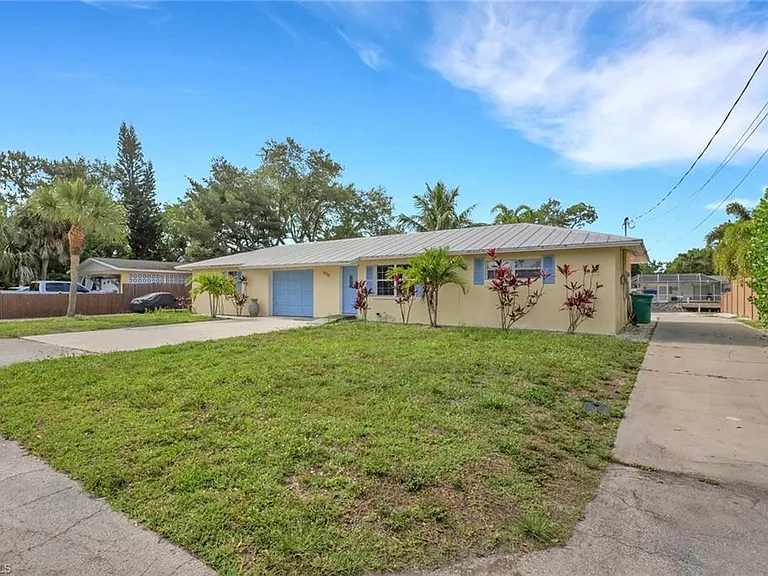 2772 Riverview Dr — Photo 23