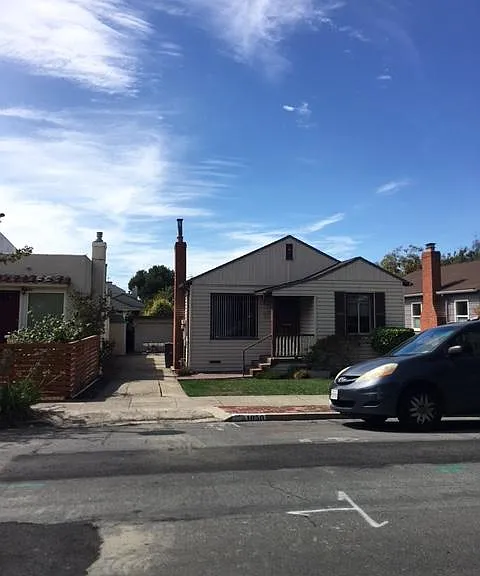 1050 Masonic Ave — Photo 1