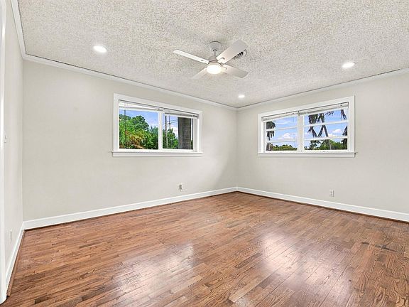 5th image of 3226 Van Buren St