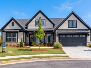 426 Clear Lake Pkwy, Hoschton, GA 30548