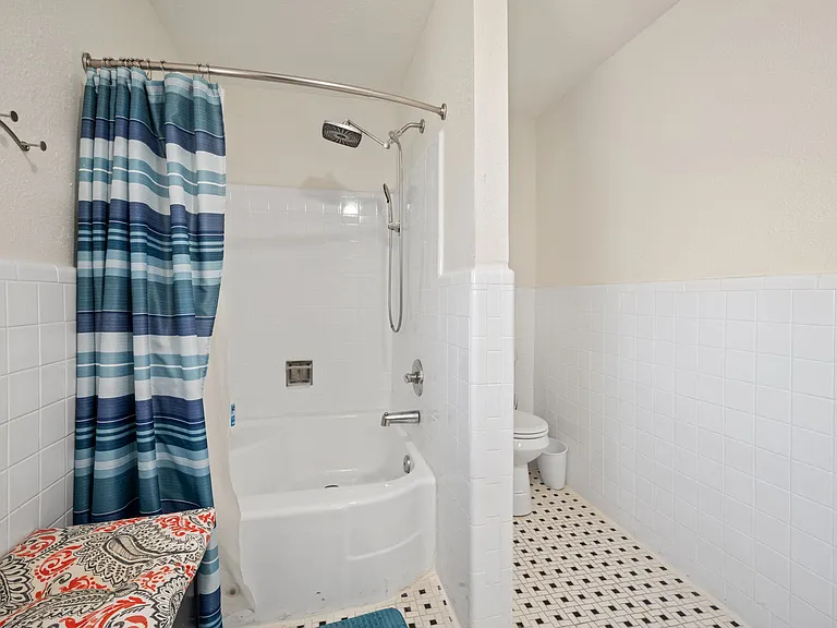 809 NW 9th St — Photo 18