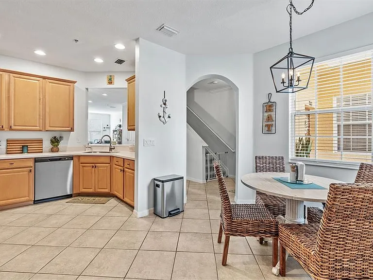 3601 Parkridge Cir #12-104 — Photo 4