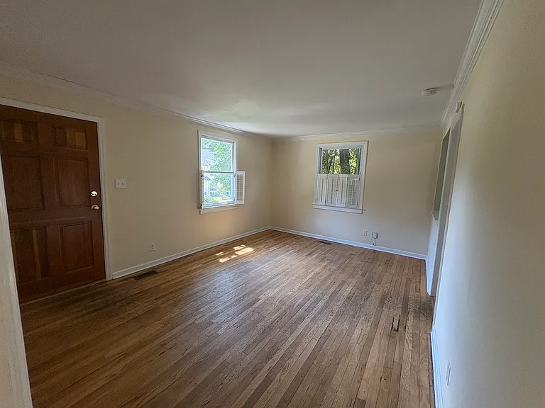 727 New Rd — Photo 2