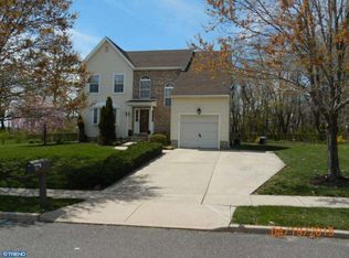 2 Amherst Dr, Burlington, NJ 08016