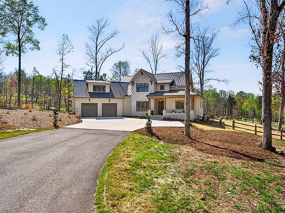 2nd image of 102 Waterfall Overlook Way