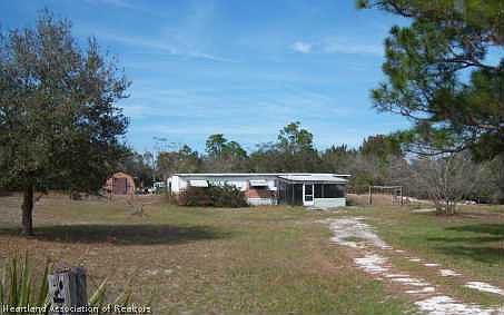 1st image of 212 Oakwood Ln