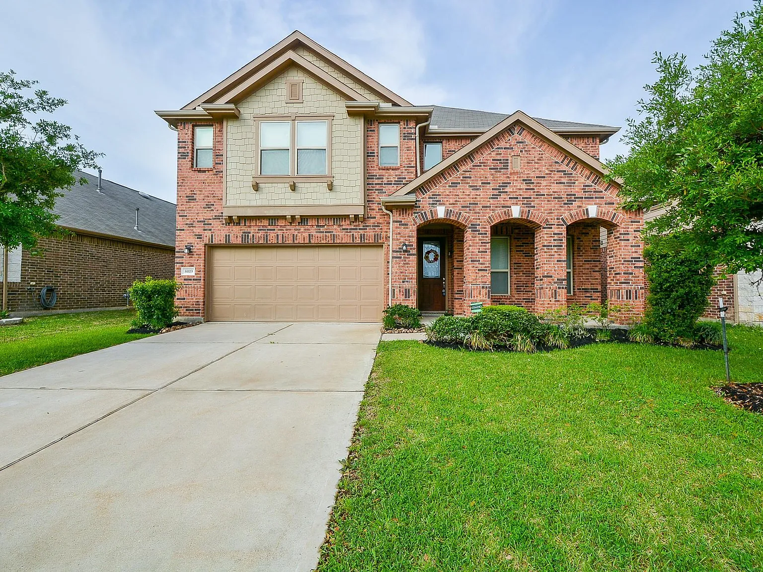 4 bed, 2.5 bath, 3181 sqft, $2,700 — Photo 2