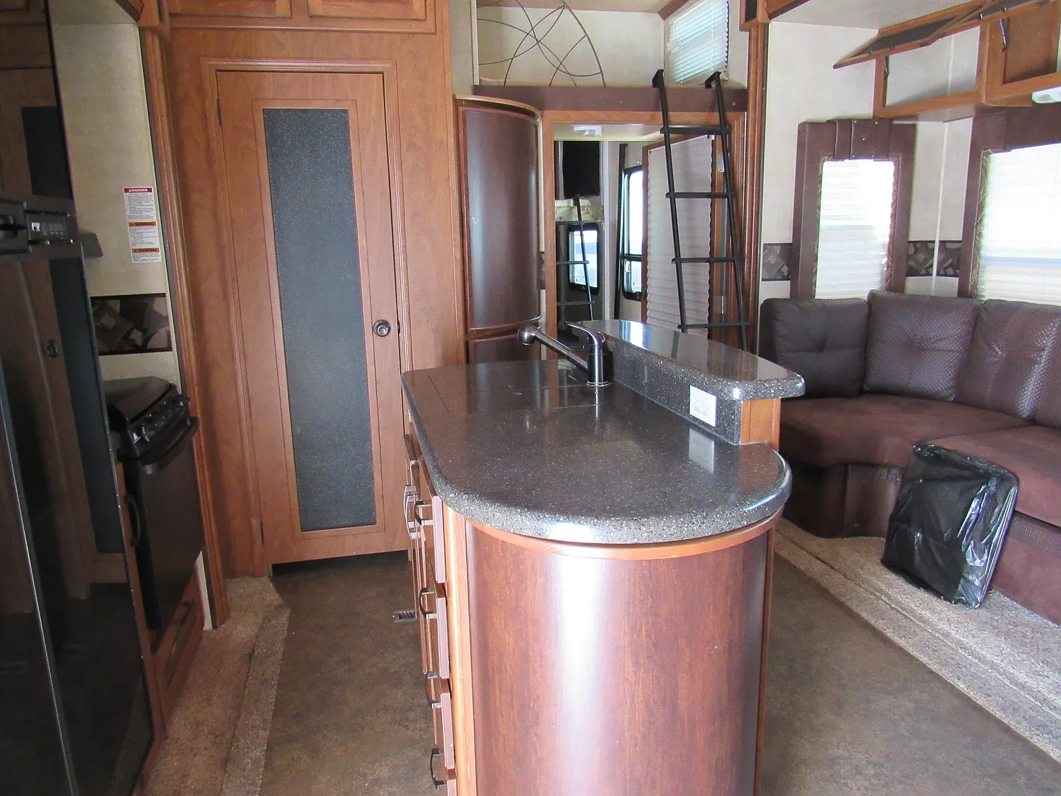 218 W Carson St — Photo 2