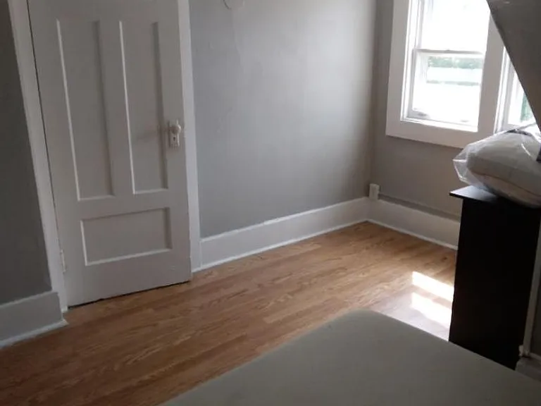 323 Wellington Ave — Photo 7