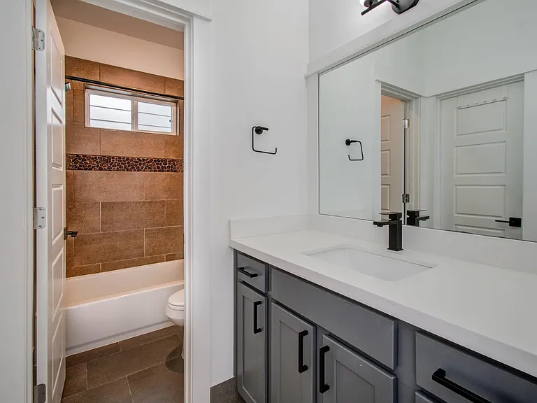 970 Highland Sound Ln — Photo 20