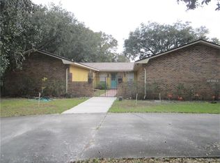 1105 Mendonsa Rd, Plant City, FL 33563