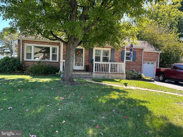 1136 Hollywood Ter, York, PA 17403