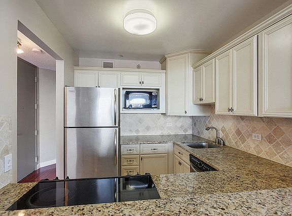 5th image of 3660 N Lake Shore Dr APT 2210