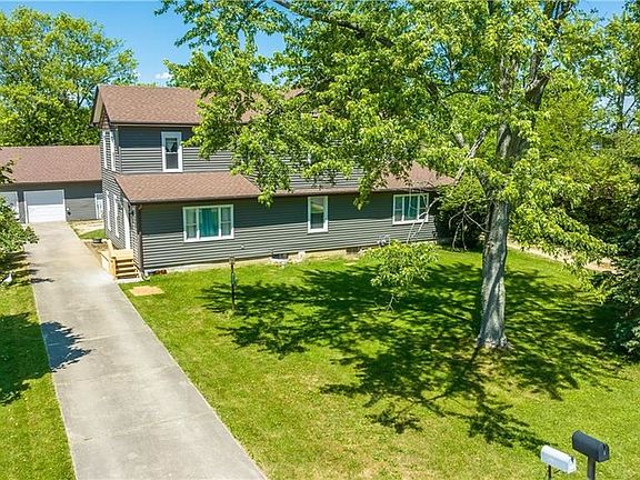 2nd image of 2213 Knoll Dr