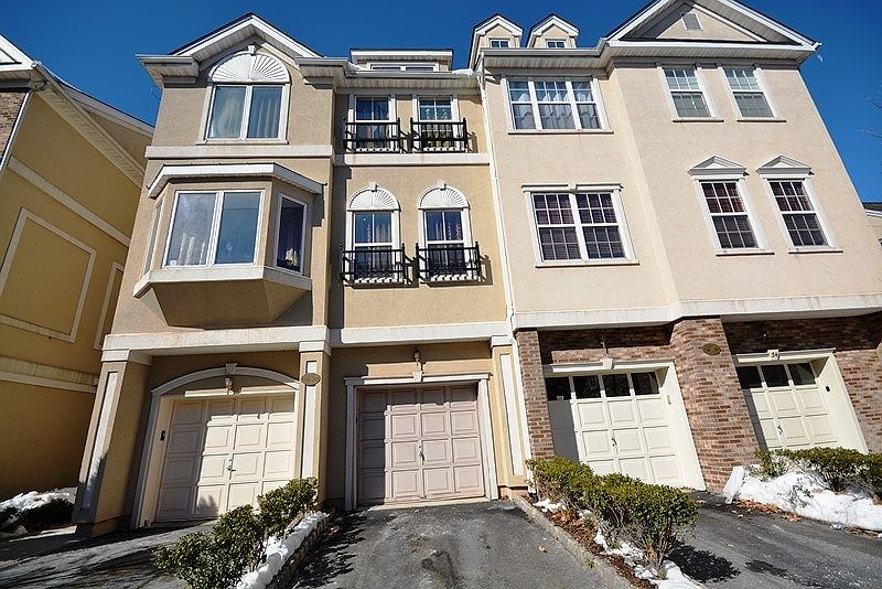 1st image of 32 Barrister St