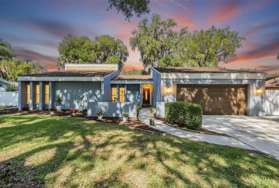 1st image of 6323 OAK SQUARE E