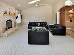8917 S Red Wing Dr, Franklin, WI 53132