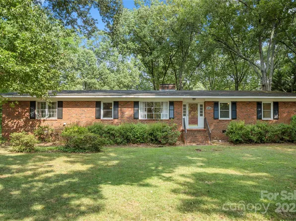 725 Plantation Rd, Lancaster, SC 29720