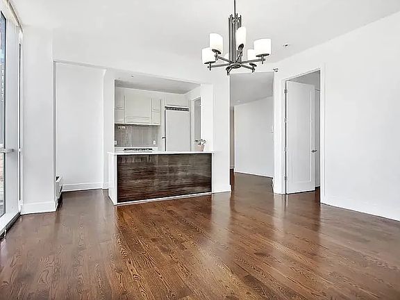 5th image of 2626 Jackson Ave APT 502