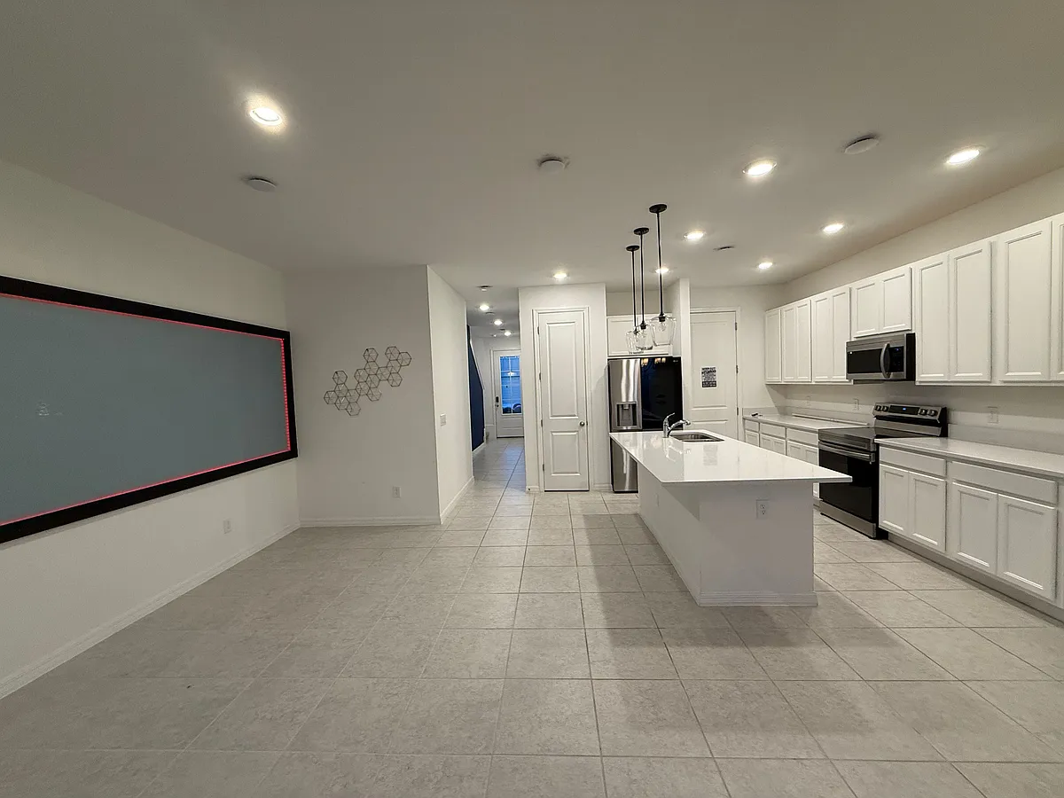 Building Photo - 831 Longboat Dr
