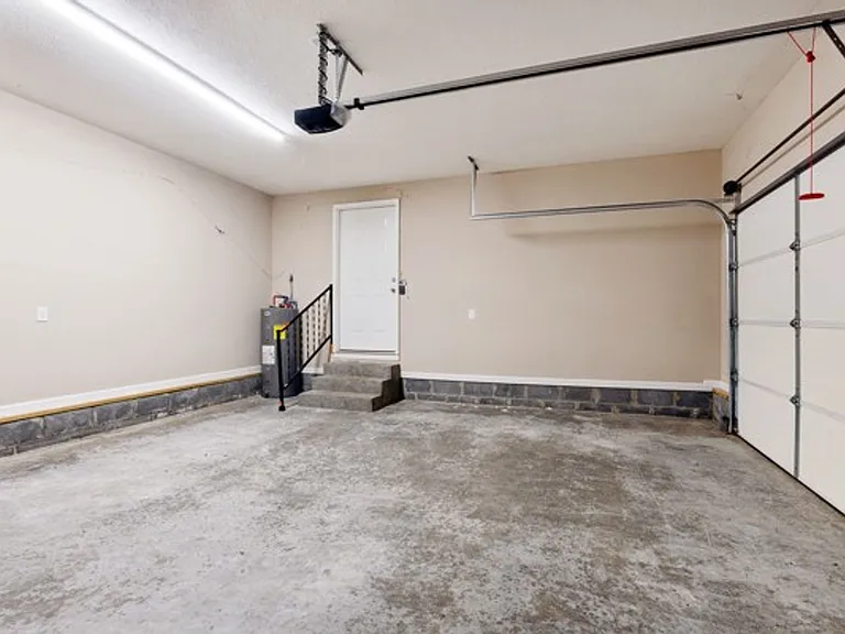 257 Williamsburg Cir — Photo 47