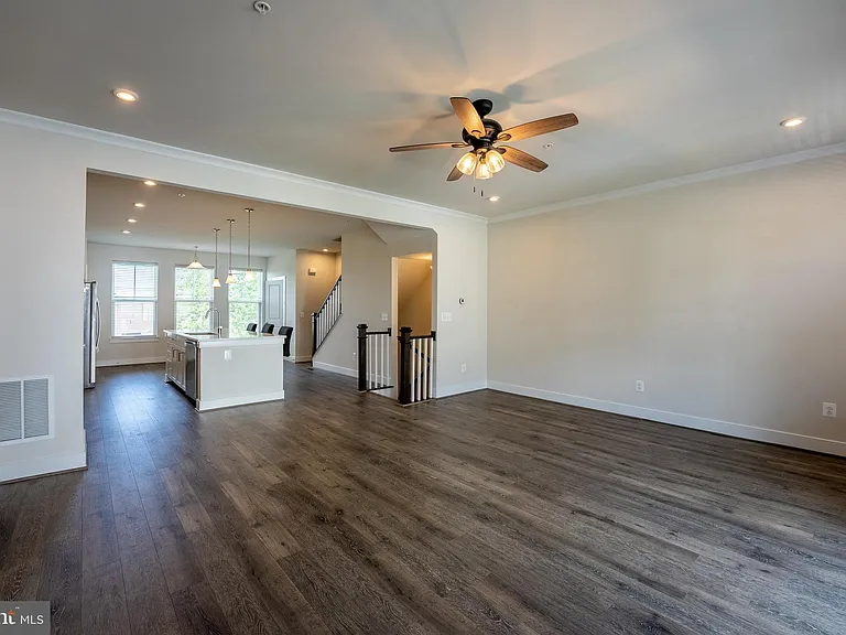 6069 Dreher Ct — Photo 7