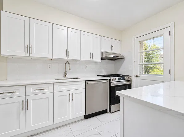 822 Inwood Ter, Cliffside Park, NJ 07010