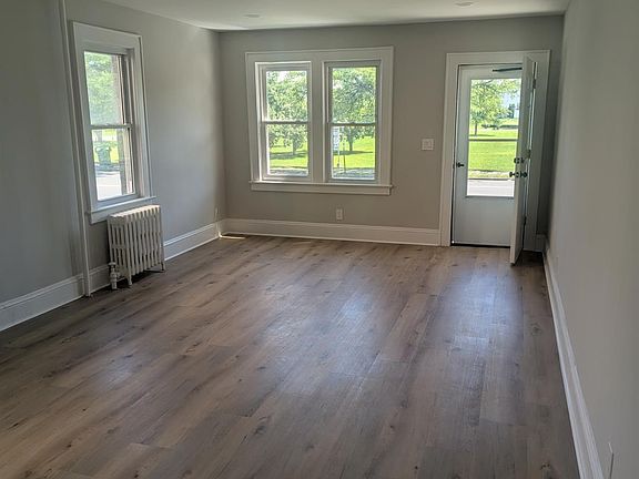 2nd image of 897 Port Reading Ave