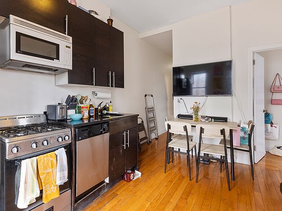3rd image of 61 Delancey St APT 11
