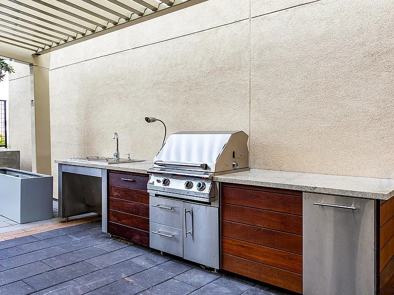 Monogram Apartments — Photo 6