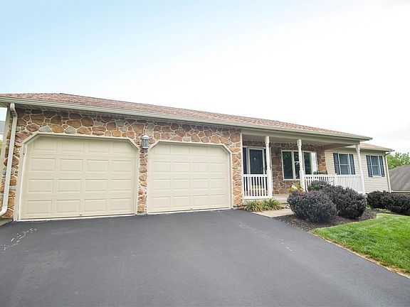 3rd image of 3100 Applewood Dr
