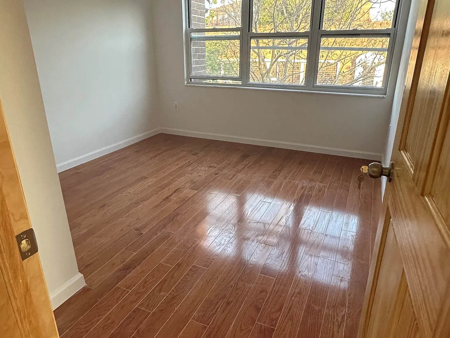 2 bed, 650 sqft, $2,700 — Photo 3