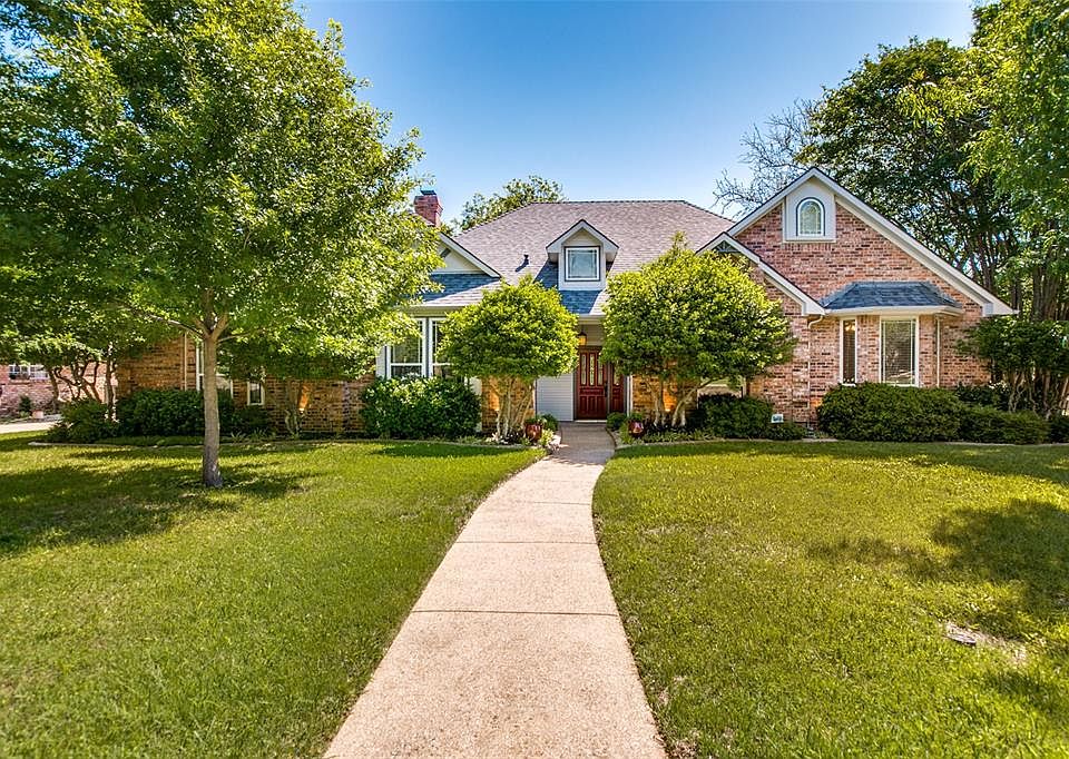 1st image of 920 Balfour Dr
